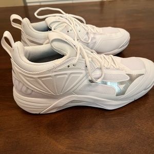 Mizuno womens volleyball shoes